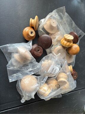 25pc  collection of wooden cabinet drawer knobs